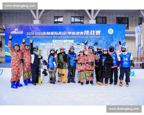 冰雪激情点燃高山赛道国际滑雪赛事巅峰对决全面开启 冰雪激情点燃高山赛道国际滑雪赛事巅峰对决全面开启